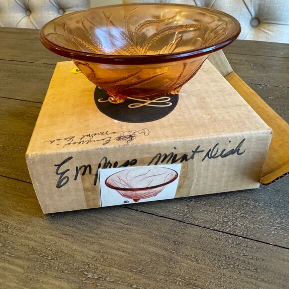 Tiara Indiana Glass Coral Blush Empress Louvre 6" Mint Candy Dish 3 Toed Bird - Picture 12 of 16